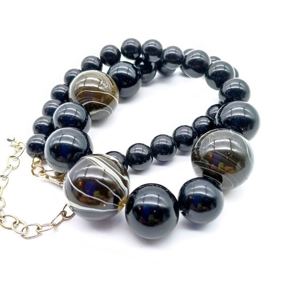 Chic Vintage Black Necklace, Basic Retro Graduated Lucite Strand with Three Larg - Picture 3 of 3